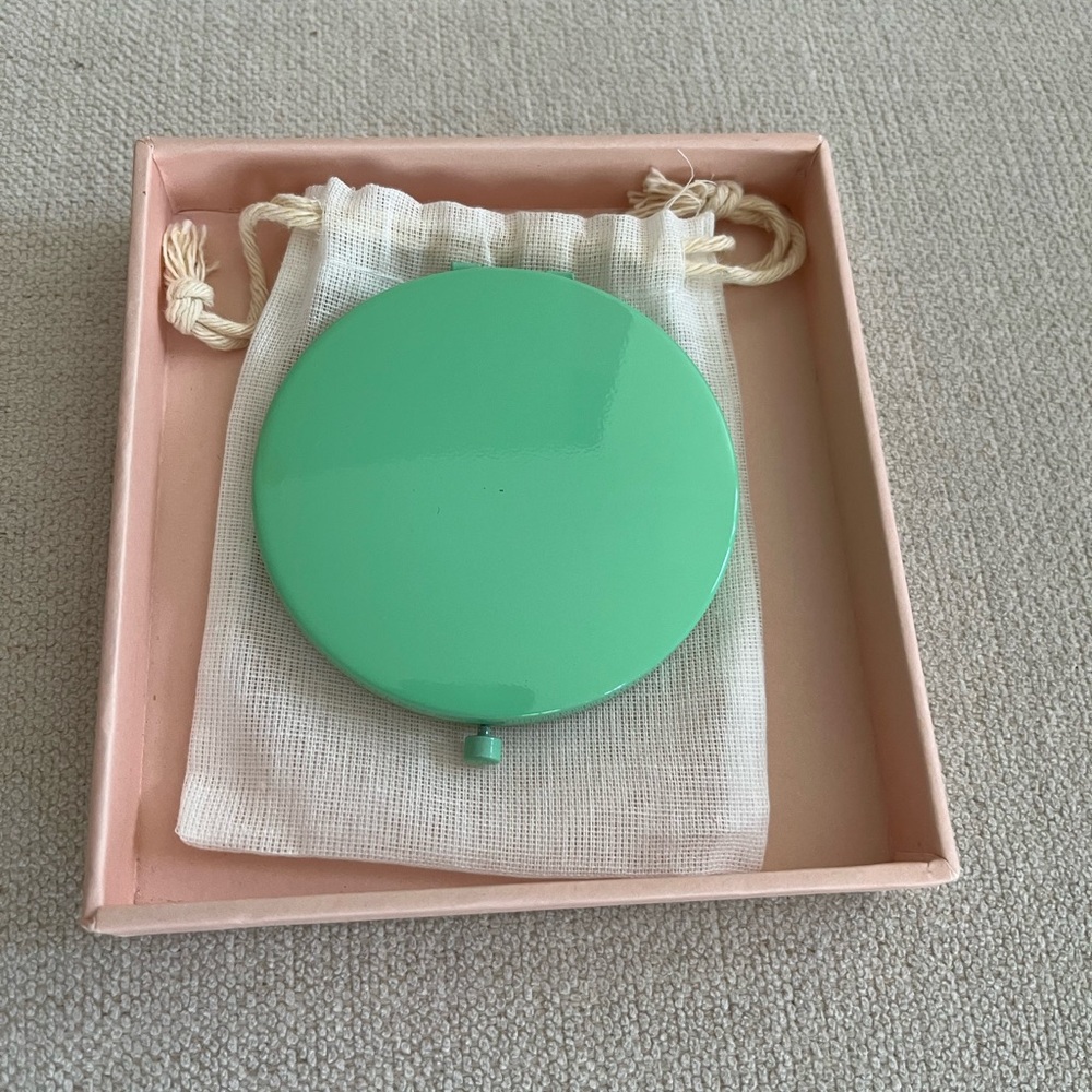 Odeme Mint Green Compact Mirror - Picture 2 of 4